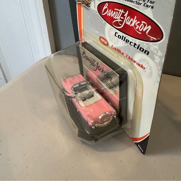 Matchbox Collectibles Barrett-Jackson Collection 1956 Caddillac Eldorado Pink - Picture 4 of 6
